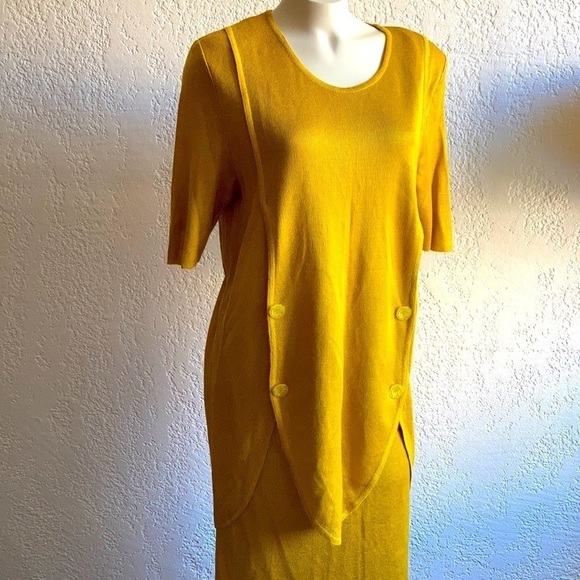 NINA RICCI PARIS VTG mustard color siut. Med?? As is - Picture 2 of 14